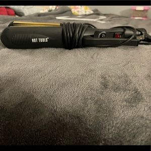 HOT TOOLS GOLD PLATED CRIMPER